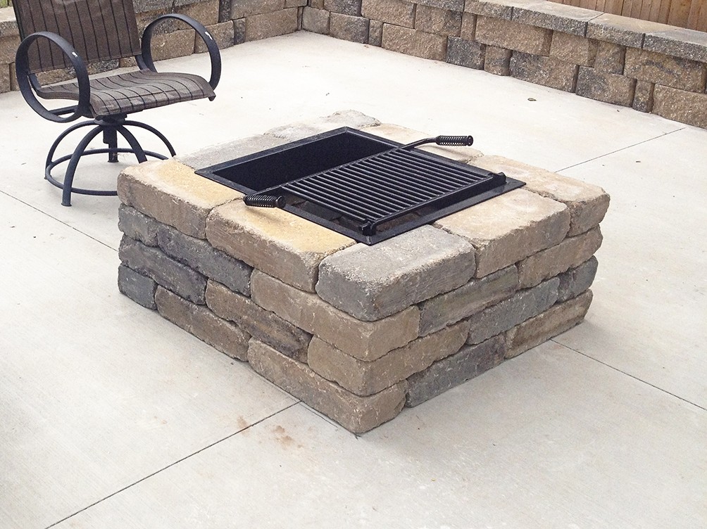 Hardscape Patio with Firpit Fencing